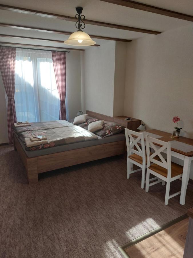 Privat Lena Hotel Ruzomberok Ngoại thất bức ảnh